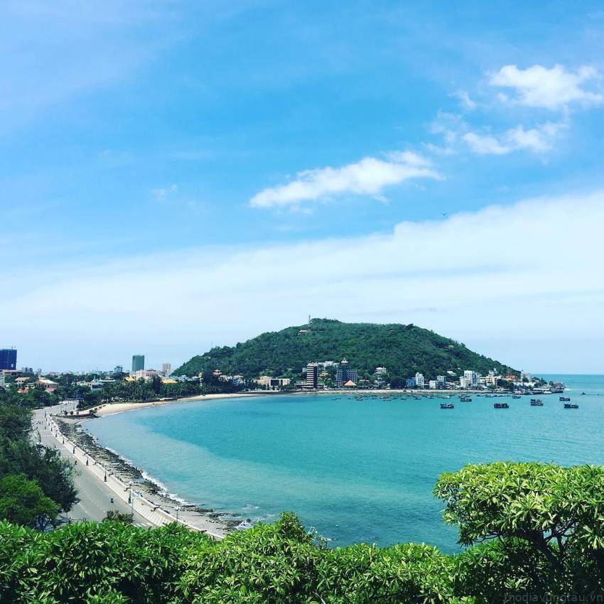 nên ở bãi trước hay bãi sau vũng tàu